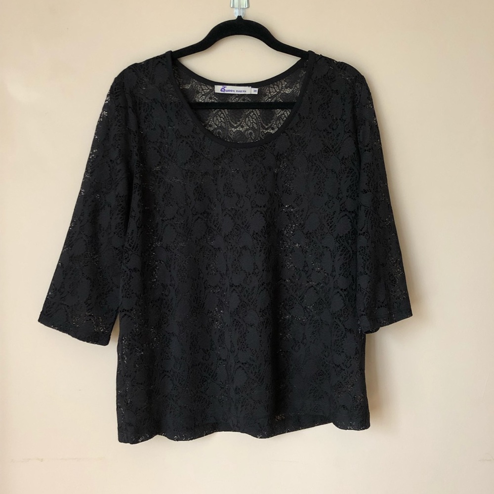 Queen Mum Maternity lace top
